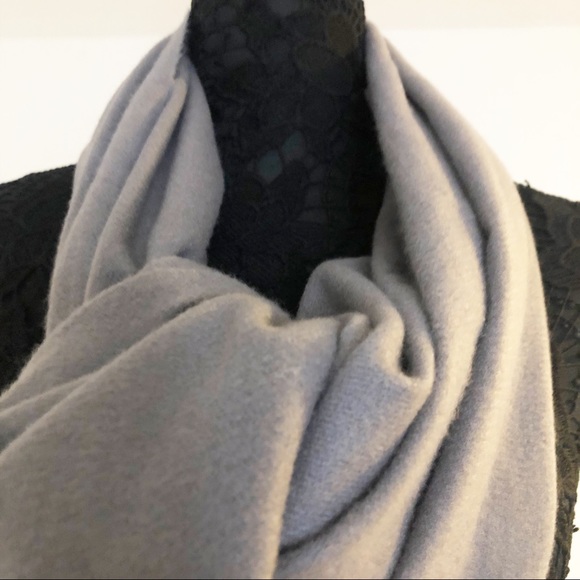 STEVE MADDEN cozy gray BLANKET WRAP soft Scarf NWT Fringe edges GIFT - Picture 5 of 7